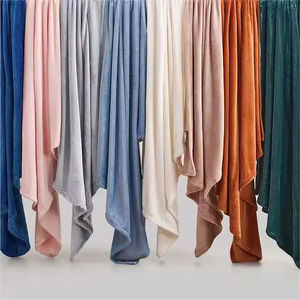 Manta de Invierno Suave y Tejida, 100% Poliéster, Moderna, Antideslizante, Personalizable, Absorbente, para Ropa de Cama - Product Image 6