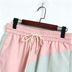 Pantalones Cortos de Playa para Hombre con Bloques de Color y Parches, Cintura con Cordón, Nylon, Estilo Casual Urbano, OEM, Logotipo Personalizado en la Parte Delantera - Product Image 2