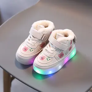 Chaussures décontractées pour enfants Led Light Chaussures de sport pour enfants en peluche d'hiver Baskets pour enfants garçons et filles