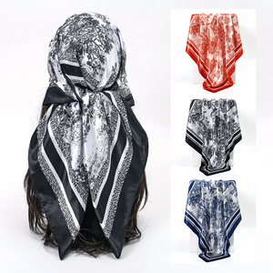 Foulard carré en satin imprimé numérique motif animalier haut de gamme pour femme, 90x90cm, de luxe, décoratif, pour le cou, vente en gros - Product Image 1