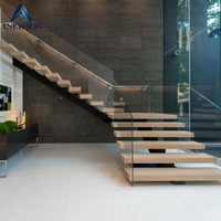Escalier de villa au design moderne avec rampes carrées en acier inoxydable, escalier intérieur durable pour appartement et hôtel