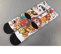 Nouvelles chaussettes longues personnalisées imprimées graffiti ODM pour l'été, unisexes, pour couples, mode, confortables, respirantes, anti-odeurs, en polyester et coton