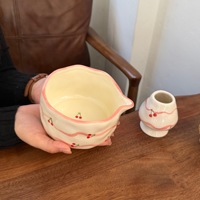 Bol à matcha mignon en forme de fraise avec support, bol à matcha japonais traditionnel, bol en céramique Chawan pour mélanger le matcha