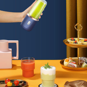 छात्रों के लिए पोर्टेबल रिचार्जेबल मिनी जूसर कप मल्टीफंक्शनल जूस ब्लेंडर का उपयोग करते हैं - Product Image 4