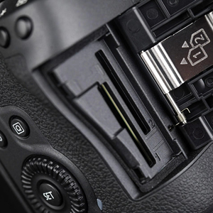 กล้องดิจิตอล DF Wholesale Original 97% สภาพใหม่ ยี่ห้อ R6 R6markii กล้องมิเรอร์เลส 4K กล้องดิจิตอล Ca Non 80d มือสอง - Product Image 3