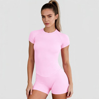 Ensemble de yoga sans couture en 90 % nylon et 10 % élasthanne : T-shirt à manches courtes effet ventre plat et short rehausseur de fessiers