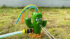 2024 Outdoor Automatic Rotary Sprinkler Water Spouting <strong>Cactus</strong> <strong>Garden</strong> Toy Made of Durable Plastic - Product Image 4