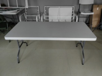 Table de Banquet Pliante Luxe en Plastique Ajustable pour Maison, Bureau, Chambre, Cuisine ou Utilisation Extérieure lors de Mariages et Fêtes
