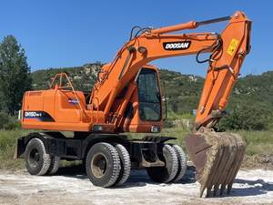 Excavatrice sur pneus d'occasion DOOSAN DH150W-7 Modèle 2018, godet de 0,75 m, moteur de 96 kW, pompe, moteur électrique, poids opérationnel de 15 000 kg, pour rapport. - Product Image 4