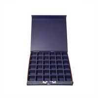 Marineblaue Magnetische Geschenkbox mit Individuellem Logo und 9-Fach Unterteilung Großhandel für Schokoladen-, Schmuck- und Teeverpackungen