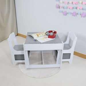 Table moderne pour enfants avec deux chaises, plateau double face avec bac de rangement, bureau d'activités en bois pour enfants - Gris, durable, pour salon - Product Image 2