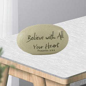Ornement de Pâques Faith Rocks en résine écologique avec message «Crois de tout ton cœur» - Product Image 5