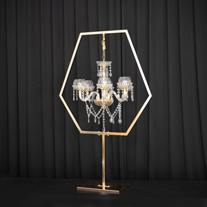 <span class=keywords><strong>Candelabro</strong></span> Esagonale in Ferro Dorato Fatto a Mano, Centrotavola Alto per Matrimoni con <span class=keywords><strong>Lampadario</strong></span> in Cristallo - Product Image 2