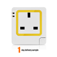 Étuis en plastique personnalisés universels pour différents protecteurs de prise de style campagnard. Protecteurs Smart Plug avec coques personnalisées