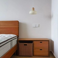 Table de chevet moderne et simple en bois avec panier tressé, grand meuble de rangement, mobilier de chambre écologique OEM ODM