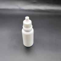 Flacons compte-gouttes de 10ml avec inserts compte-gouttes et bouchons inviolables blancs