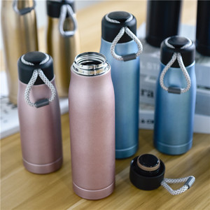Bouteille d'eau isotherme Knight de 450 ml et 550 ml avec corde de transport, thermos portable en acier inoxydable 304, bouteille avec logo personnalisé - Product Image 3