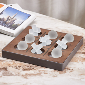 Ensembles de <span class=keywords><strong>jeux</strong></span> de société en bois personnalisés de luxe échecs à mémoire de forme en bois personnalisés <span class=keywords><strong>décoration</strong></span> de la maison échiquiers pour la <span class=keywords><strong>décoration</strong></span> intérieure - Product Image 2