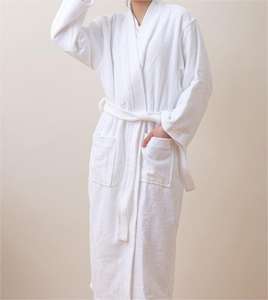 Peignoir en velours éponge blanc en gros - Peignoir unisexe pour adultes pour les hôtels de luxe, fournisseur direct - Product Image 1