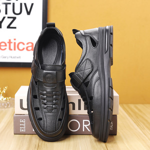 รองเท้าแตะหนังผู้ชายแบบสวมลำลอง ดีไซน์โปร่ง ระบายอากาศได้ดี ปิดนิ้วเท้า มีแถบเวลโคร สีดำ สีน้ำตาล - Product Image 3