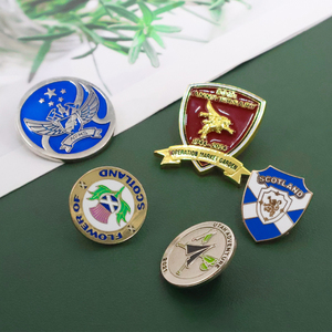 Badges métalliques personnalisés avec logo, émail teinté, logo 3D, épingles, boucles, <span class=keywords><strong>anime</strong></span> pour casquettes, vente en gros - Product Image 5