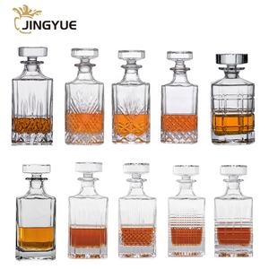 Jingyue Carafe à whisky en verre transparent gravée avec logo personnalisé de 25oz 750ml Carafe à whisky carrée en cristal pour rhum à liqueur Bourbon - Product Image 1