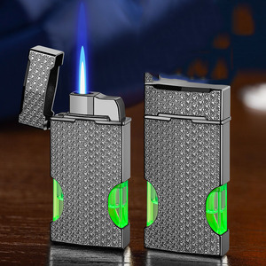 Encendedor tallado tridimensional de doble cara recto a prueba de viento, Ventilación de luz verde transparente - Product Image 4