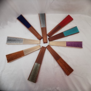 23cm en bois pliant à la main <span class=keywords><strong>Fan</strong></span> <span class=keywords><strong>Club</strong></span> Dance Party en stock Bling Iron Wood Fabric pour la promotion de bijoux - Product Image 6