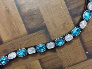 Bande de front de luxe pour chevaux en cuir de boucle de bande collante ouverte de haute qualité avec des cristaux minuscules clairs ovales bleus Design à la mode - Product Image 5