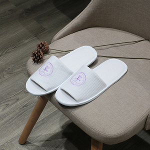 Seaview <span class=keywords><strong>Hotel</strong></span> Malta Pantoufles gaufrées de <span class=keywords><strong>luxe</strong></span> de haute qualité Pantoufle jetable de Spa à bout ouvert - Product Image 5