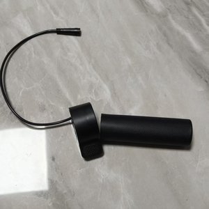 Repuestos para Patinete Eléctrico Liviae: Acelerador de Pulgar con Empuñadura de Manillar, Fácil Instalación para Patinetes Eléctricos M5 G14 R8 - Product Image 4