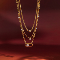 Collier chaîne en acier inoxydable plaqué or 18 carats J&D, classique, avec zircon blanc rond, chaîne croisée multicouche, chaîne à perles
