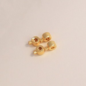 Perle plate ronde plaquée or 18 carats, 4 mm, avec fermoir à pression pour la fabrication de bracelets, idéale pour le bricolage de bijoux. - Product Image 1