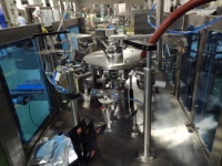 Machine de remplissage automatique de sauce chili à moteur électrique haute efficacité, contrôlée par PLC, pour bouteilles en verre et en plastique