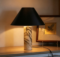 Lampe de table moderne en marbre avec source de lumière LED, design simple, écologique et caractéristiques flexibles