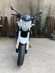 <span class=keywords><strong>Benelli</strong></span> Huanglong 300 de 300 cc - Bicilíndrico refrigerado por agua, bajo mantenimiento, asiento cómodo y manejo estable - Product Image 3