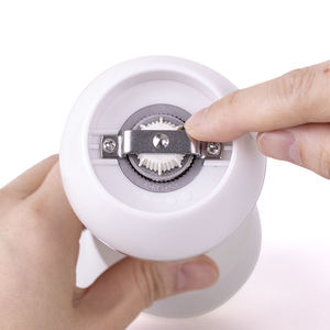 เครื่องบดเกลือพริกไทยแบบพกพาสีขาวสำหรับใช้ในบ้าน ยี่ห้อ Worldwide Promotional San - Product Image 3