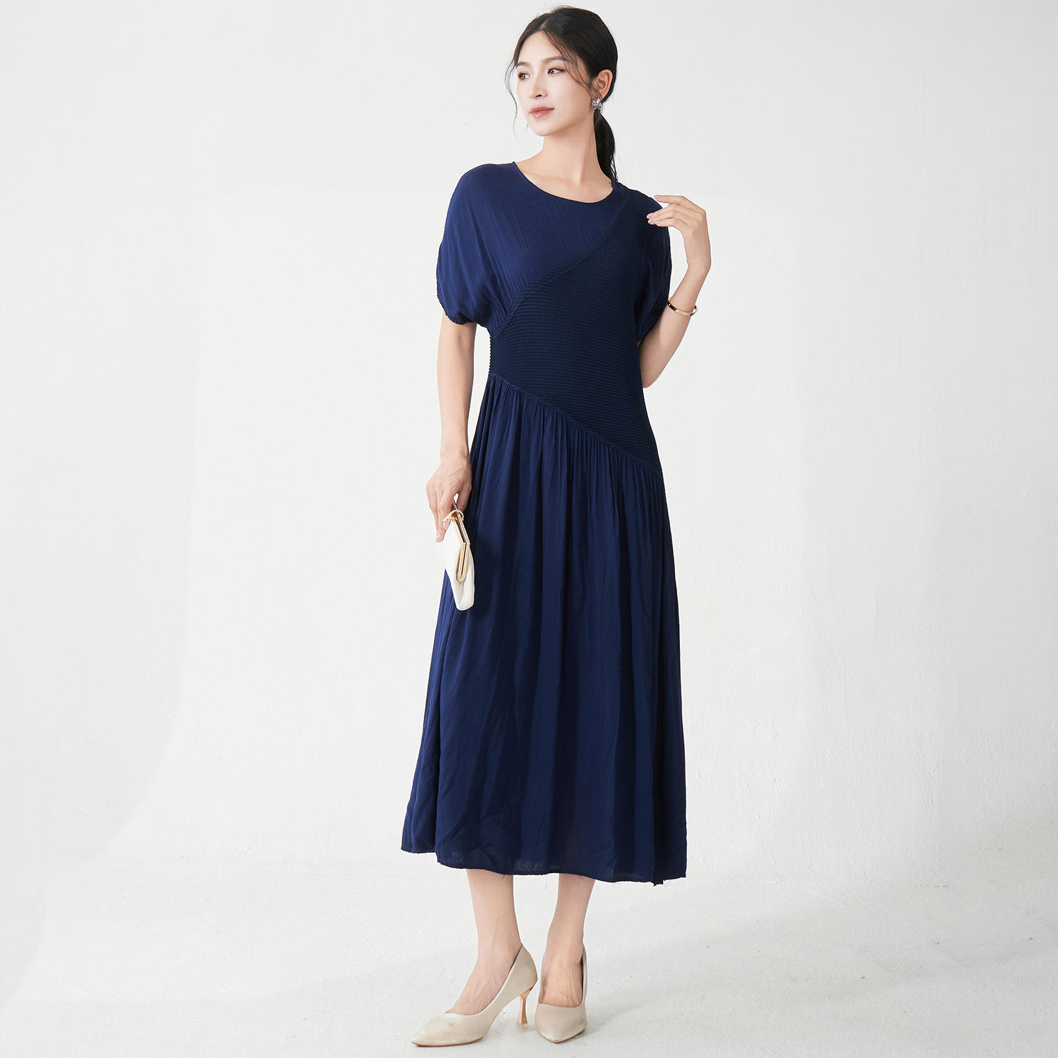 สีน้ำเงิน