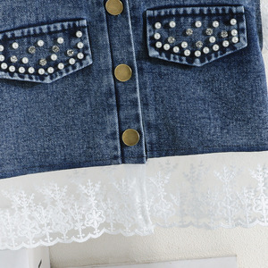 Completo in denim da <span class=keywords><strong>bambina</strong></span> 2026 con gilet e pantaloncini decorati con pizzo e perline - <span class=keywords><strong>Abbigliamento</strong></span> elegante e di tendenza per bambine 2-8 anni - Product Image 6