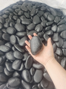 ก้อนกรวดหินธรรมชาติสีดำเงา - Product Image 4