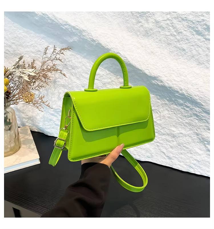 สีเขียว