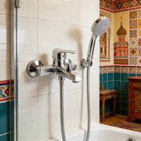 Robinet de douche mural moderne en alliage de zinc finition chrome poli, mitigeur monocommande céramique eau chaude et froide