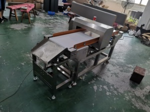 Detector de Metales Industrial a Prueba de Agua para la Industria Alimentaria, Detección de Carne, Pescado, Mariscos, Vegetales y Frutas, Modelo ZT-2001 - Product Image 1
