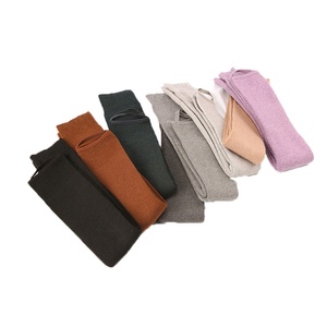 Calza sopra il ginocchio in cotone invernale alla moda da donna copre stile Casual dolce tubo lungo in maglia scaldamuscoli con Logo frontale tinta unita - Product Image 5