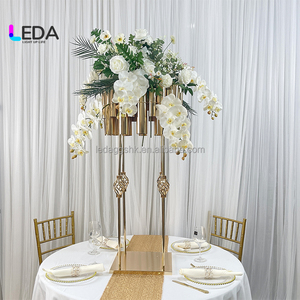 LEDA Nouvelle Tendance Centre de Table de Luxe Support à Fleurs en Métal Doré pour Mariage - Product Image 1