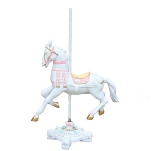 Carrousel grandeur nature en fibre <span class=keywords><strong>de</strong></span> verre décoration carrousel <span class=keywords><strong>de</strong></span> cheval <span class=keywords><strong>de</strong></span> mariage rose en résine pour <span class=keywords><strong>la</strong></span> décoration d'événement - Product Image 1