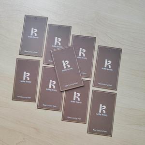 Étiquette suspendue personnalisée en papier pour extensions capillaires, étiquette de luxe pour vêtements, étiquette en papier pour perruques avec logo personnalisé pour petites entreprises - Product Image 1