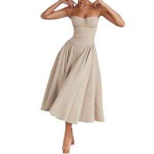 Robe midi personnalisable pour femme, en satin de haute qualité, col en V, sans manches, avec poches latérales et taille basse - Product Image 1
