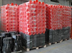 حاجز أمان برتقالي منتصب من أعلى حرف T مع قاعدة سوداء عاكسة - Product Image 3