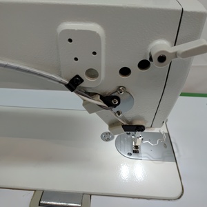 D10S-C Offre Spéciale <span class=keywords><strong>Machine</strong></span> à <span class=keywords><strong>coudre</strong></span> à point noué à grande vitesse Machines de vêtements industrielles électroniques avec écurie pour usine de vêtements - Product Image 6
